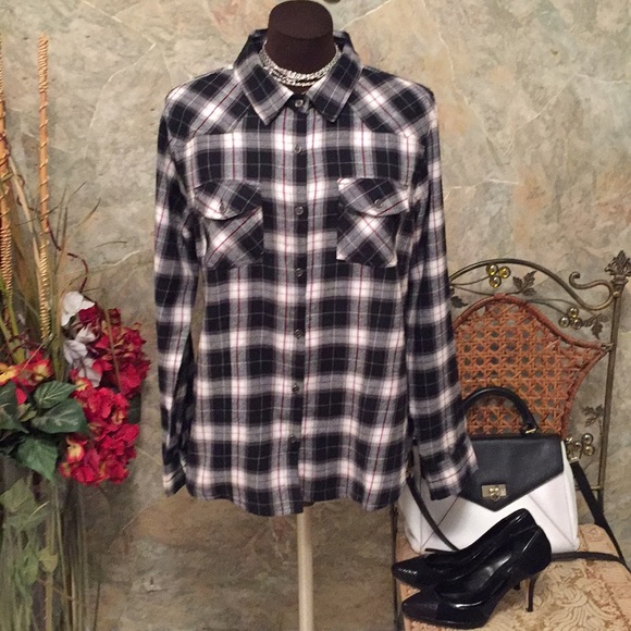 Overdrive 🌹plaid button down shirt top - Picture 3 of 8